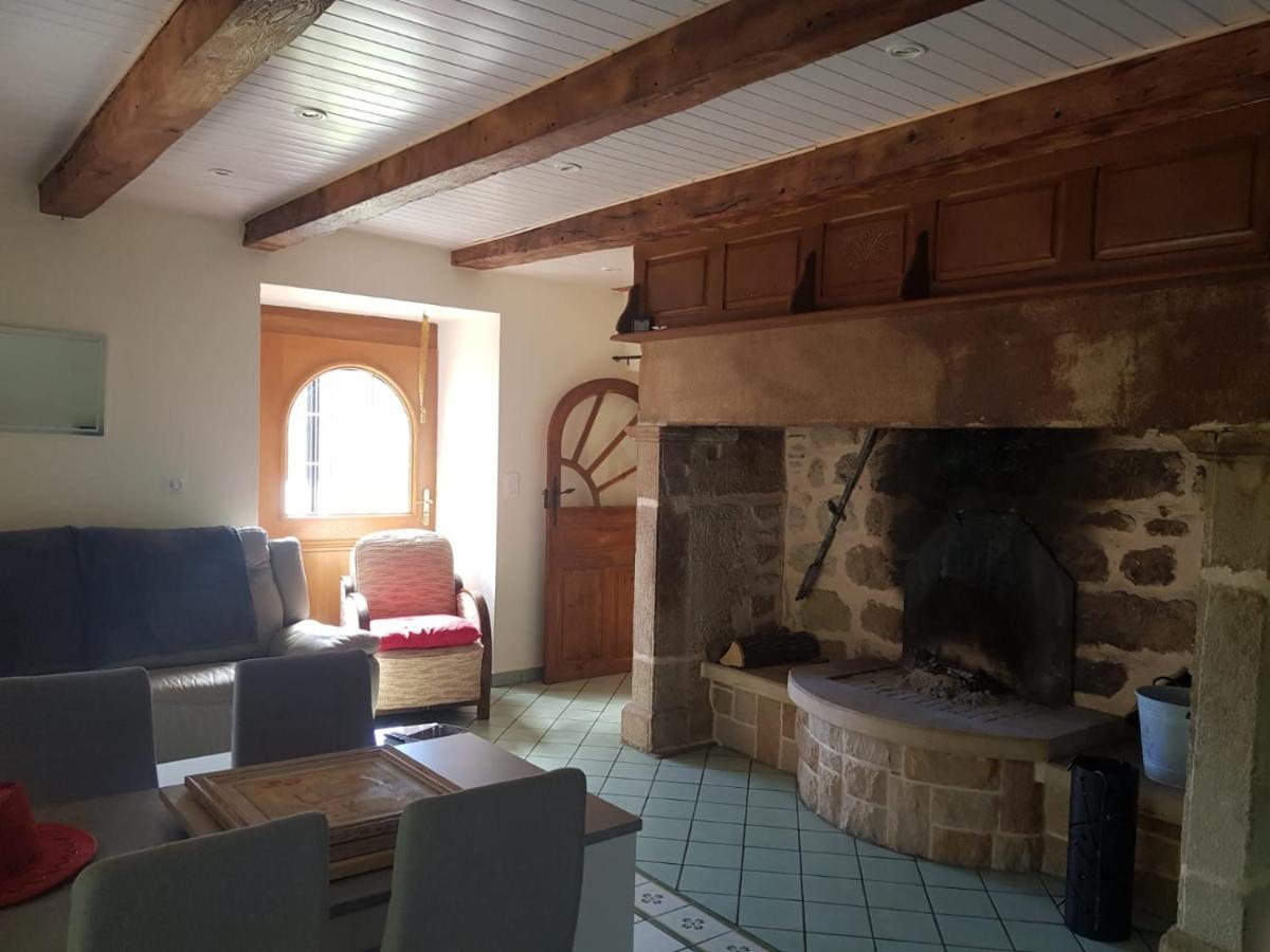 Maison D'Hotes "La Pierre Pointue" Saint-Leons Luaran gambar