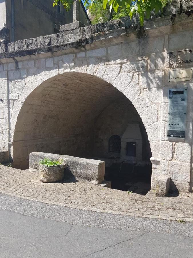 Maison D'Hotes "La Pierre Pointue" Saint-Leons Luaran gambar