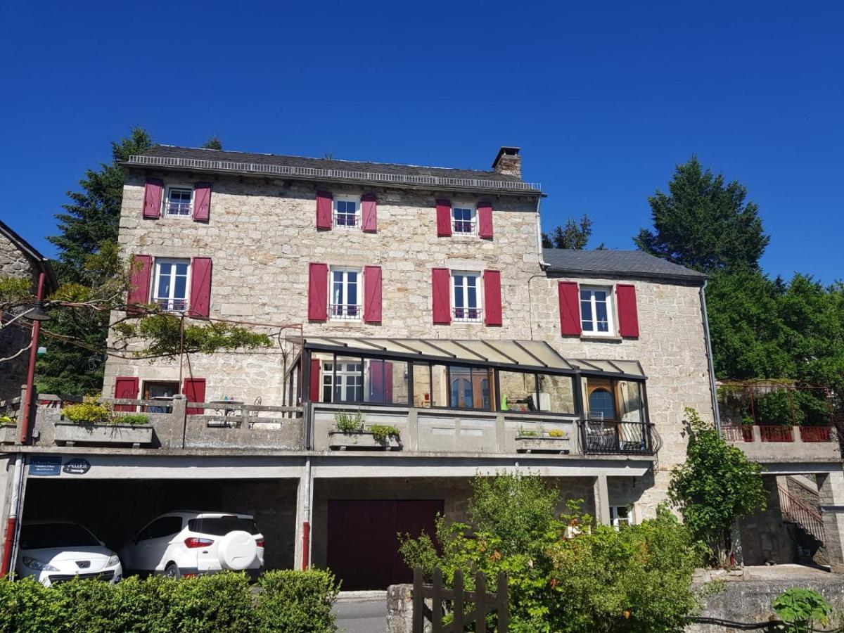 Maison D'Hotes "La Pierre Pointue" Saint-Leons Luaran gambar